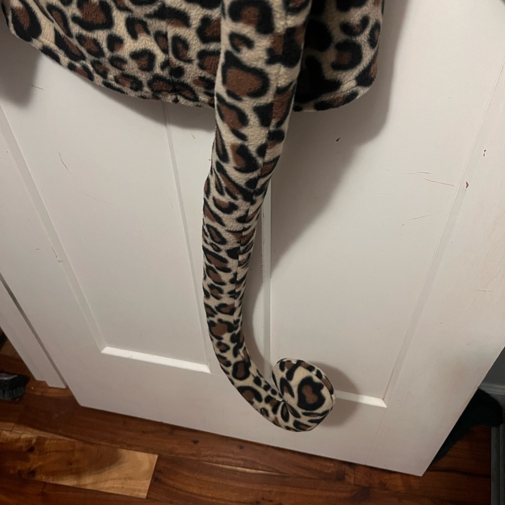 Torrid Leg Avenue Cozy Leopard 1X/2X 3X/4X Cozy Fleece Halloween Costume - Picture 7 of 9